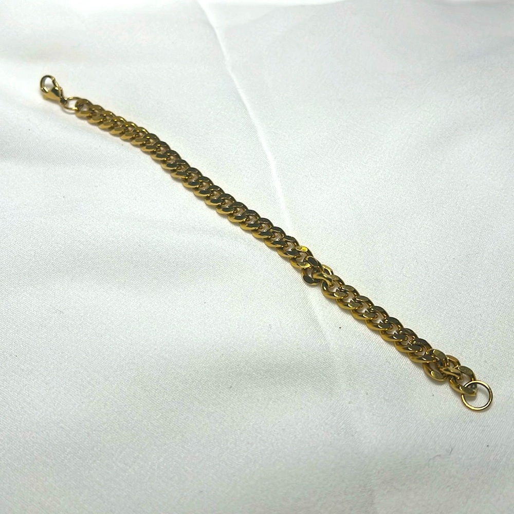 Vintage gold plated bracelet in good condition it’s in  twenty’s #302